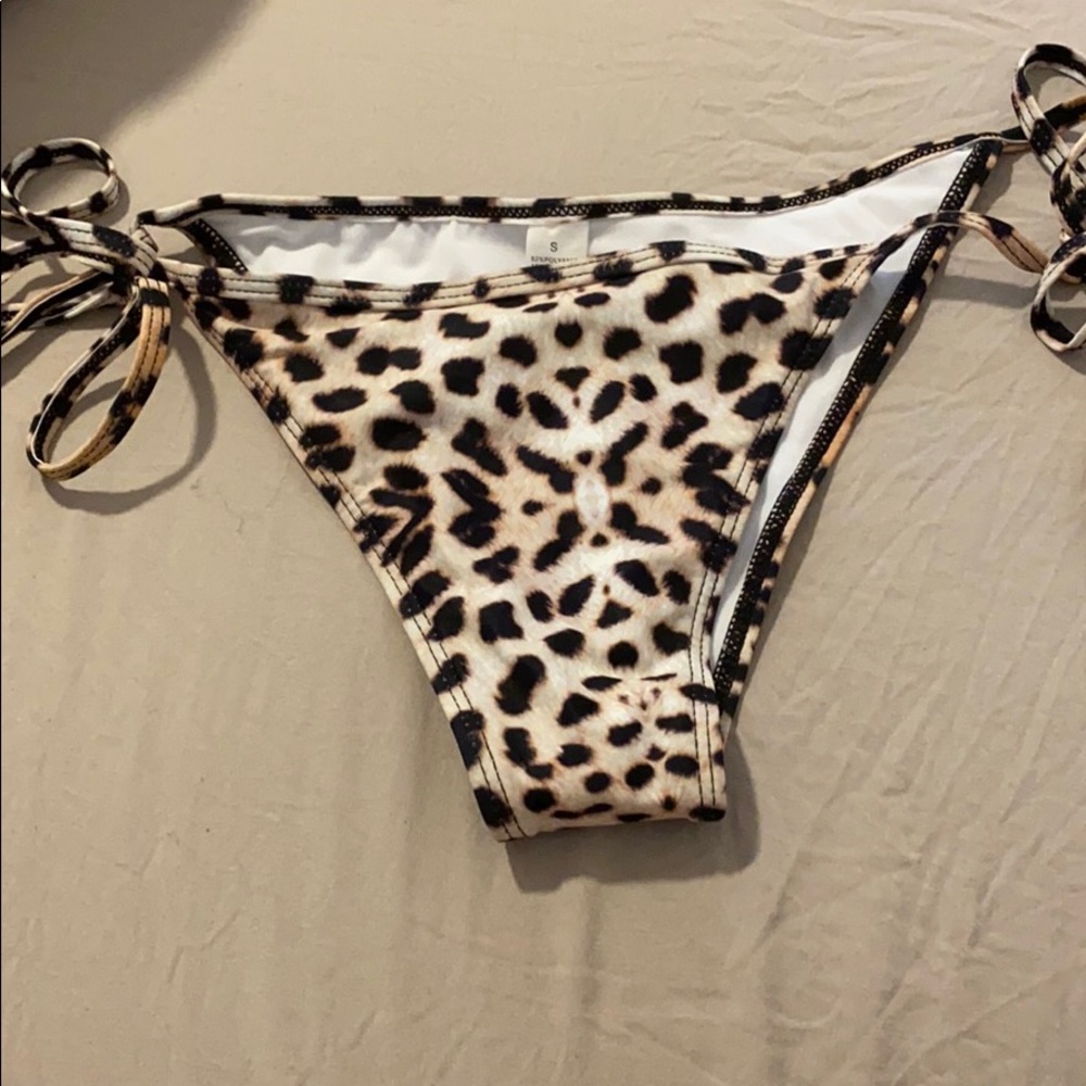 Leopard bikini bottoms